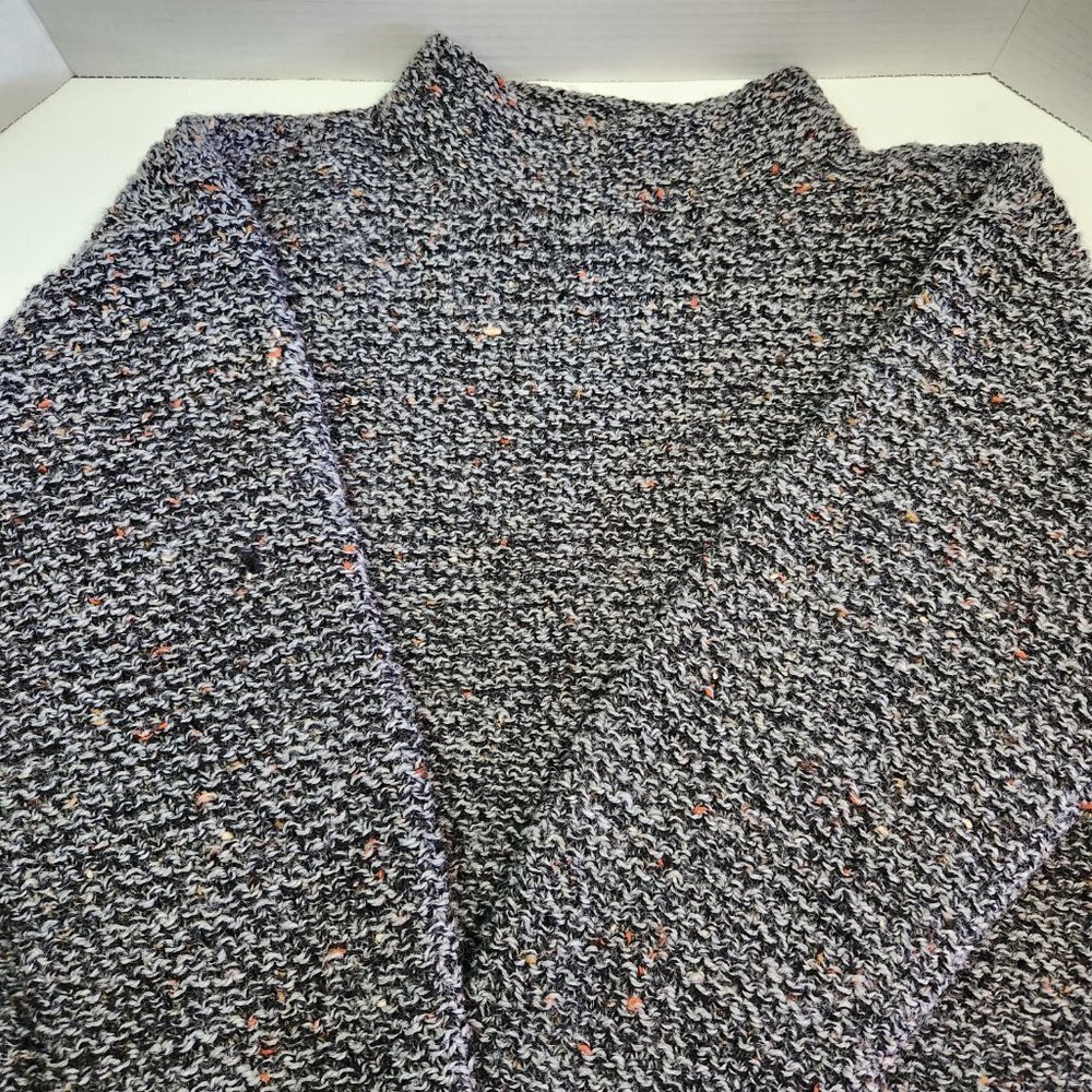 Hand-knit Unisex Variegated Grey Pullover Sweater - Picture 6 of 6